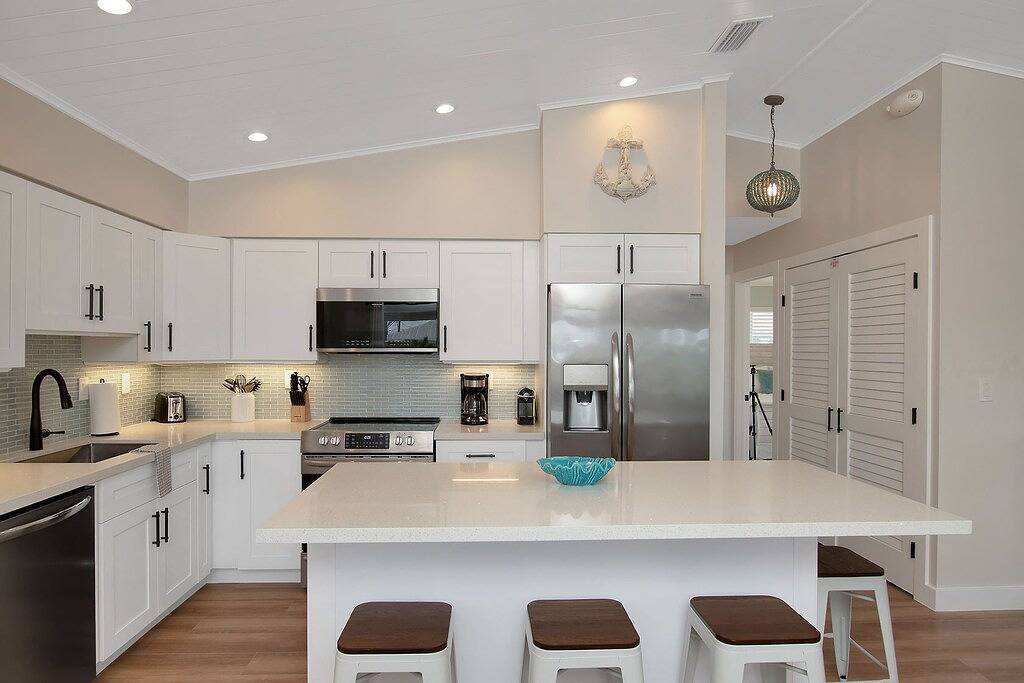 Reopen~Feb 28-Mar 7, 2026~300/Night~Ice Machine~Pool~ Close To Open Gulf Water~ in Marathon, Monroe County