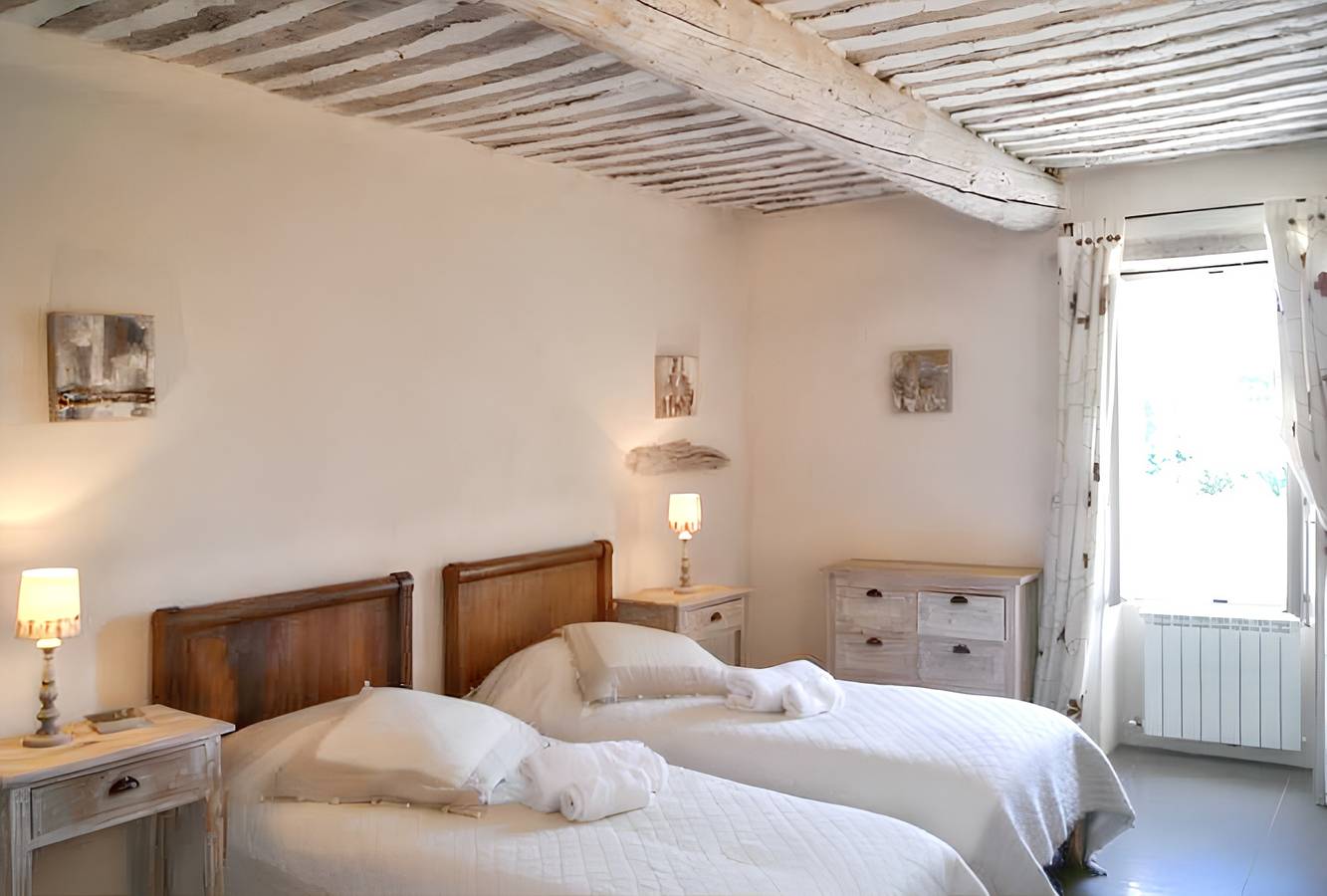 Espaciosa villa en Oppède con piscina y vista impresionante in Oppède, Parque natural regional del Luberon