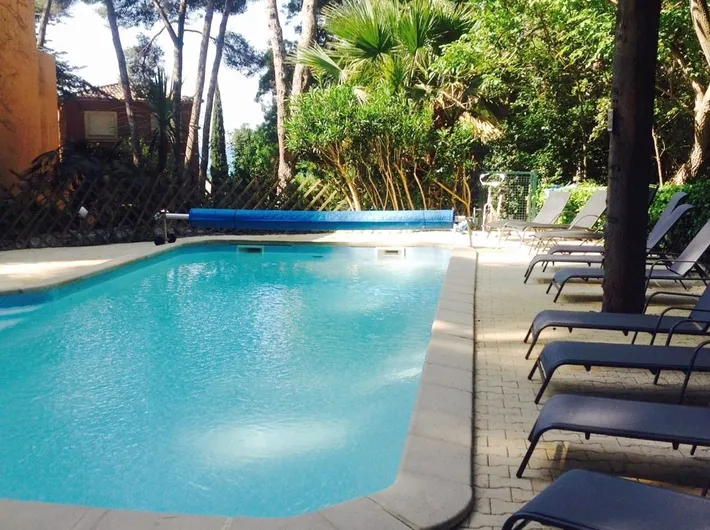 Apartamento de vacaciones para 4 personas, con jardín además de vistas y piscina - 1
