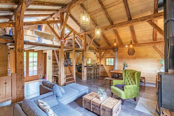 Chalet „Refuge De Quiétude À La Montagne“ mit Panoramablick auf die Almenlandschaft in Samoëns, Region Bonneville