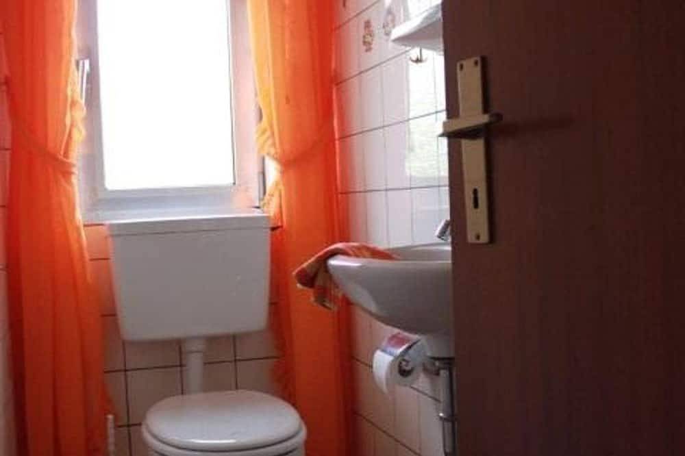 Ganze Wohnung, 2-Bett/Fewo, Dusche und Bad, Wc, 1 Schlafräume - Ferienwohnung Altgeld in Westerburg, Westerburg & Umgebung