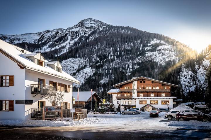 Ferienwohnung für 2 Personen, mit Balkon und Terrasse sowie Garten und Sauna