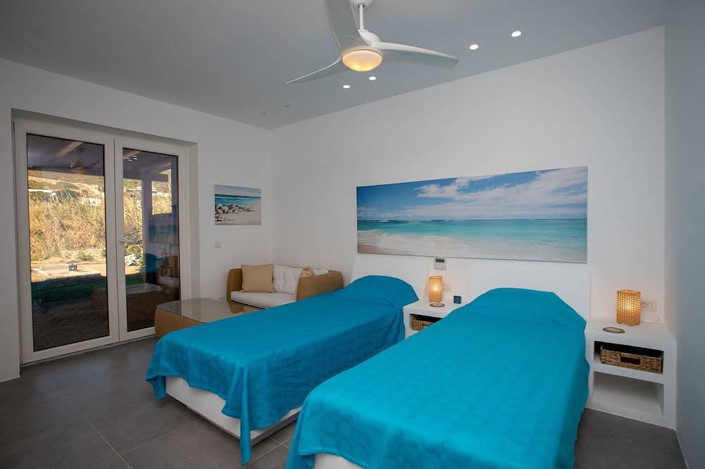 Villa on the beach - 4 bedrooms in Archipiélago del Dodecaneso