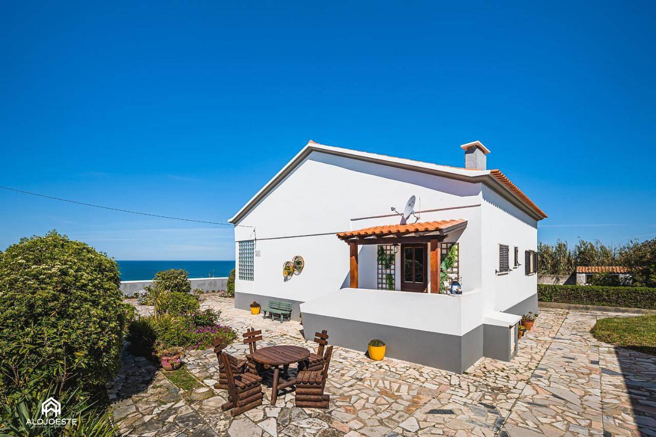 Casa à Beira Mar - Countryhouse with Ocean view in São Pedro da Cadeira, Distrito de Lisboa