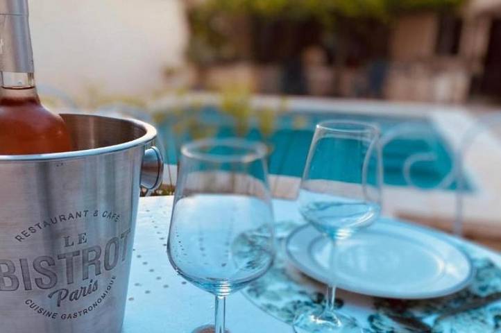 Location de vacances pour 2 personnes, avec piscine et jardin à Le Pontet - 3