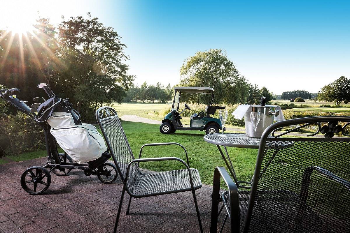 Golfresort Semlin am See - Waldblick Einzelzimmer mit Du oder Bad, Wc, Frühstück und Abendessen in Semlin, Rathenow