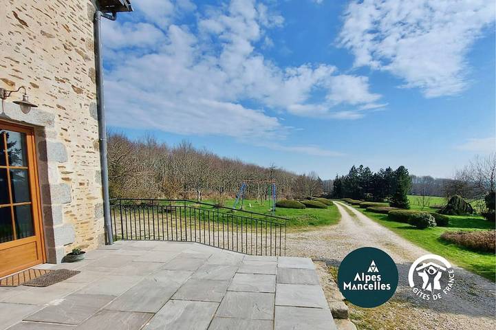 Gîte pour 6 personnes, avec Terrasse et Jardin