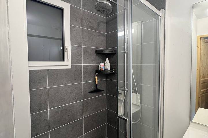 Appartement entier, Appartement T3 neuf Génos Loudenvielle à 50 m du lac, 100 m² de jardin privatif in Génos, Pyrénées