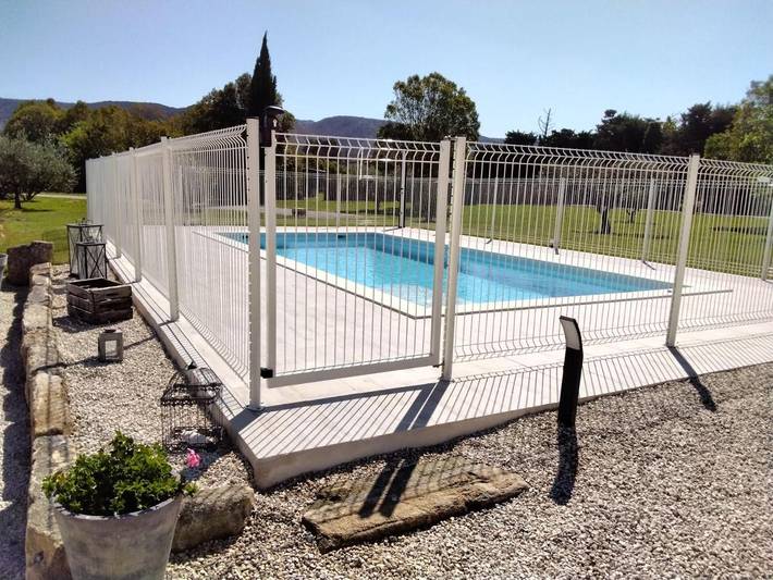 Location de vacances pour 8 personnes, avec jardin ainsi que vue et piscine à Cheval-Blanc - 4