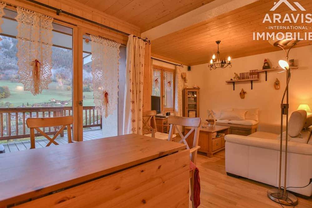 Entire apartment, Cozy apartment 50m from slopes, 4 people, balcony, parking, linens included in Le Grand-Bornand, Annecy region