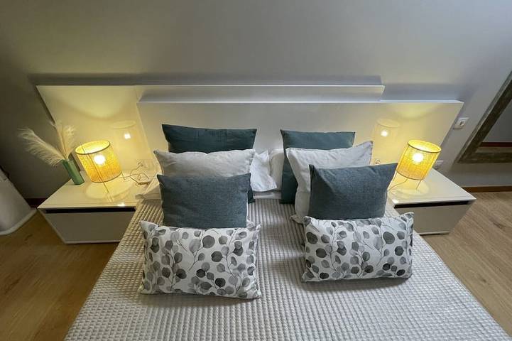 Apartamento entero, Ático Deluxe muy cerca de la playa, Parking gratis in Moaña, Rias Baixas