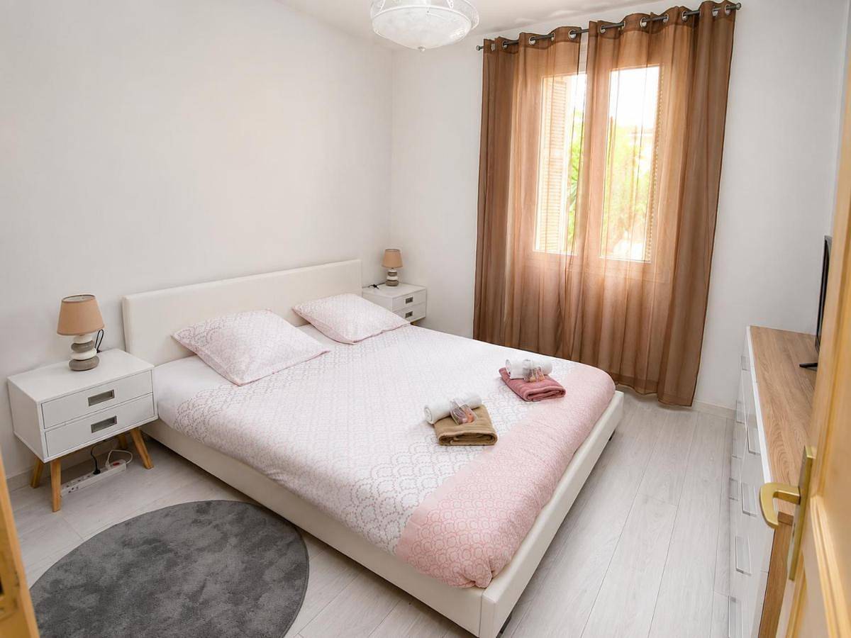 Appartement entier, **** Mer Sea 1 A 8 Personnes 80M2 A 120M De La Mer **** in Ajaccio, Golfe D'Ajaccio
