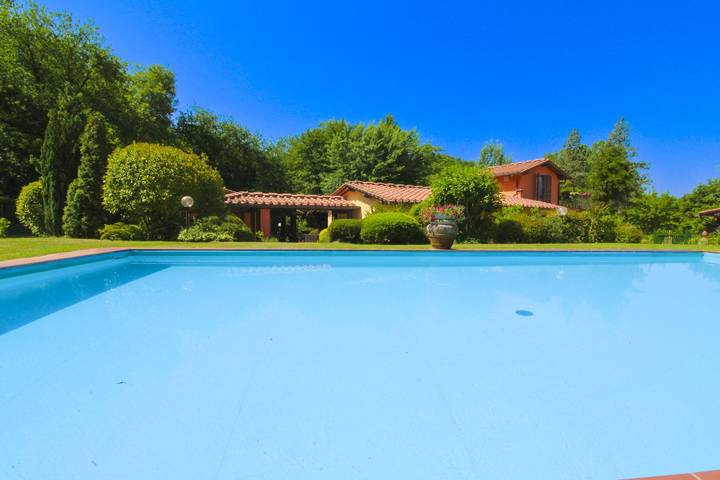 Villa für 10 Personen, mit Terrasse und Garten sowie Pool in der Toskana