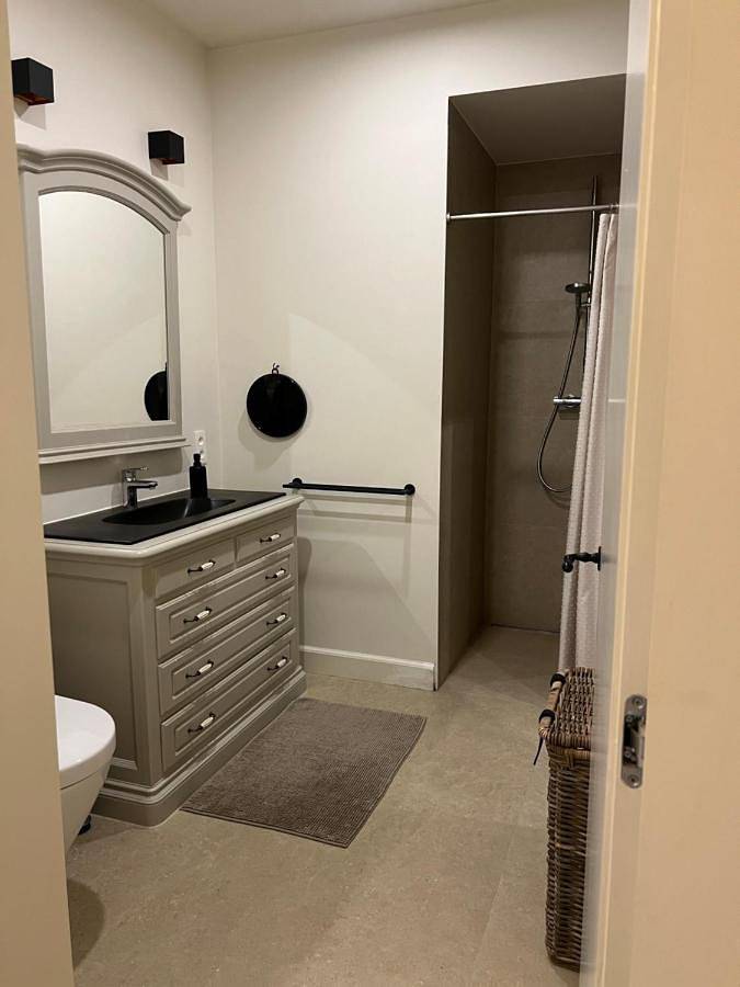 Gîte pour 2 personnes, avec vue ainsi que jardin et piscine, adapté aux familles à Genk - 4