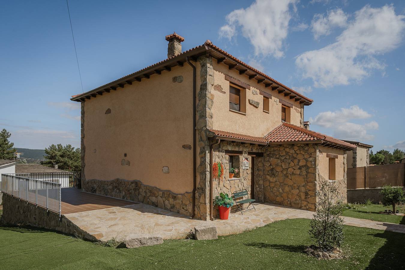 Casa Rural Las Damas – Private Hallenbad, 5 Sz & Bergblick in Peguerinos, Ávila und Umgebung