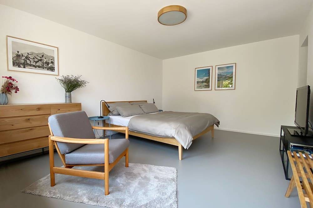 Ganze Wohnung, Stilvolles Apartment mit Bergblick-Hütte und Garten in Wolfratshausen in Wolfratshausen, Tölzer Land