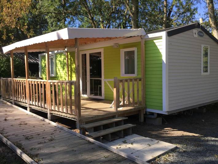 Camping pour 2 personnes, avec terrasse, animaux acceptés près des Châteaux de la Loire