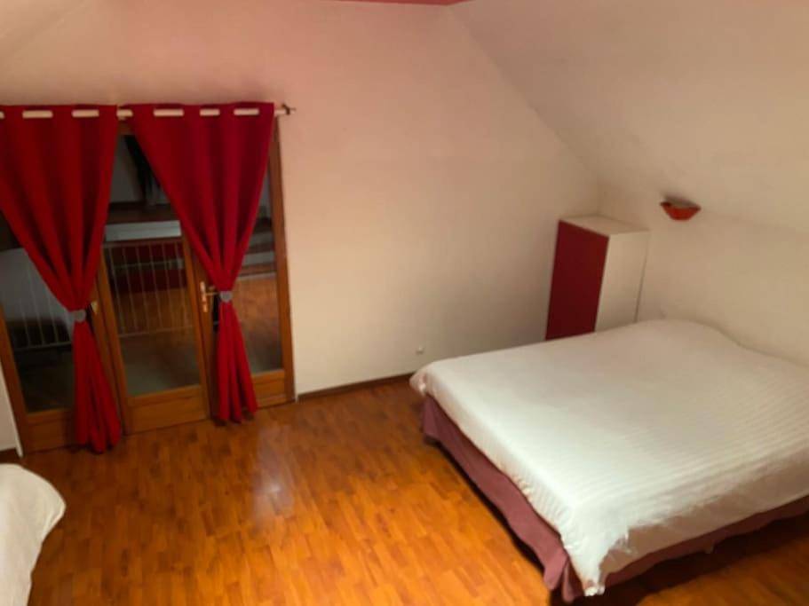 Appartement entier, Apartment in Lachy, Marne