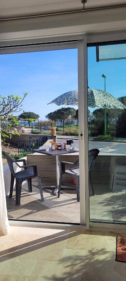 Location de vacances pour 4 personnes, avec vue sur le lac ainsi que terrasse et vue à Mèze - 2