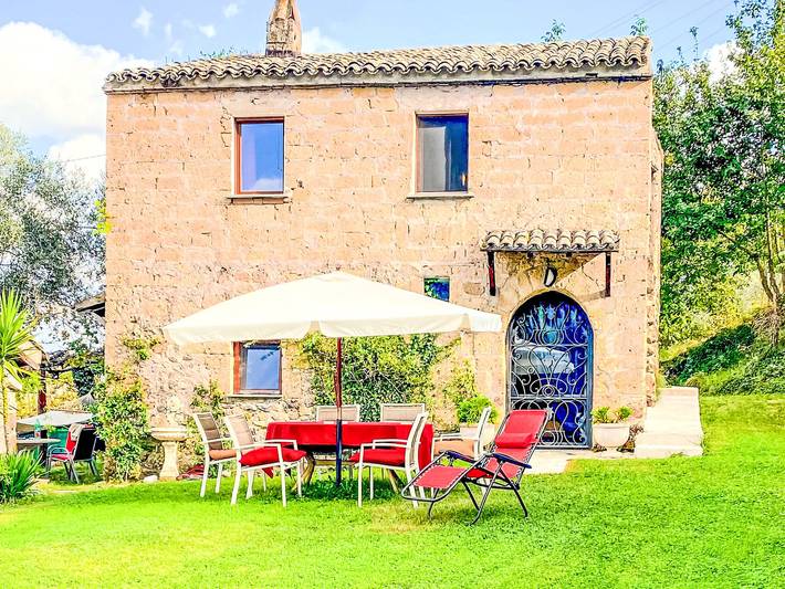 Casa vacanza per 7 persone, con Giardino a Bagnoregio