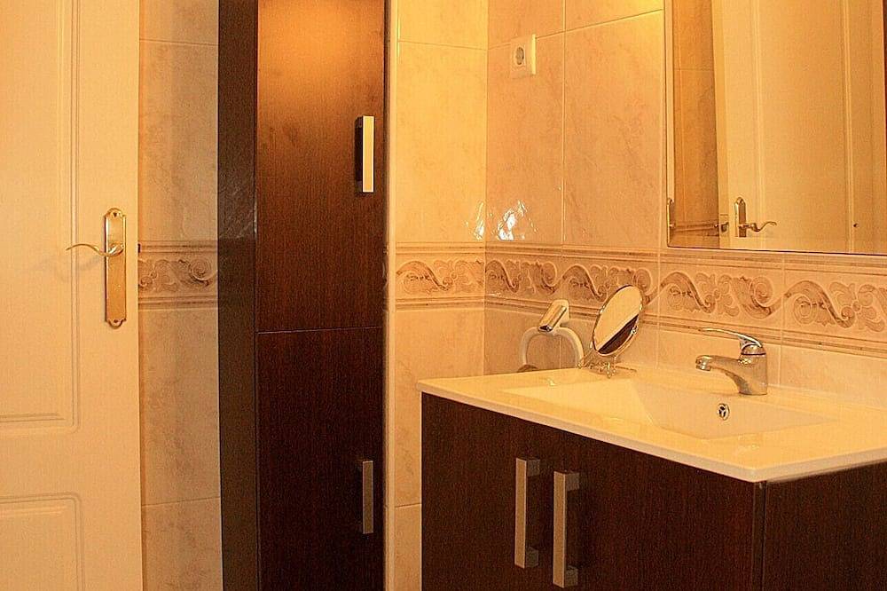 Apartamento entero, **Small, friendly, private complex. South East Spain. 2 bedroom. Sleeps 4 adults in Golf Resorts Murcia, Mar Menor