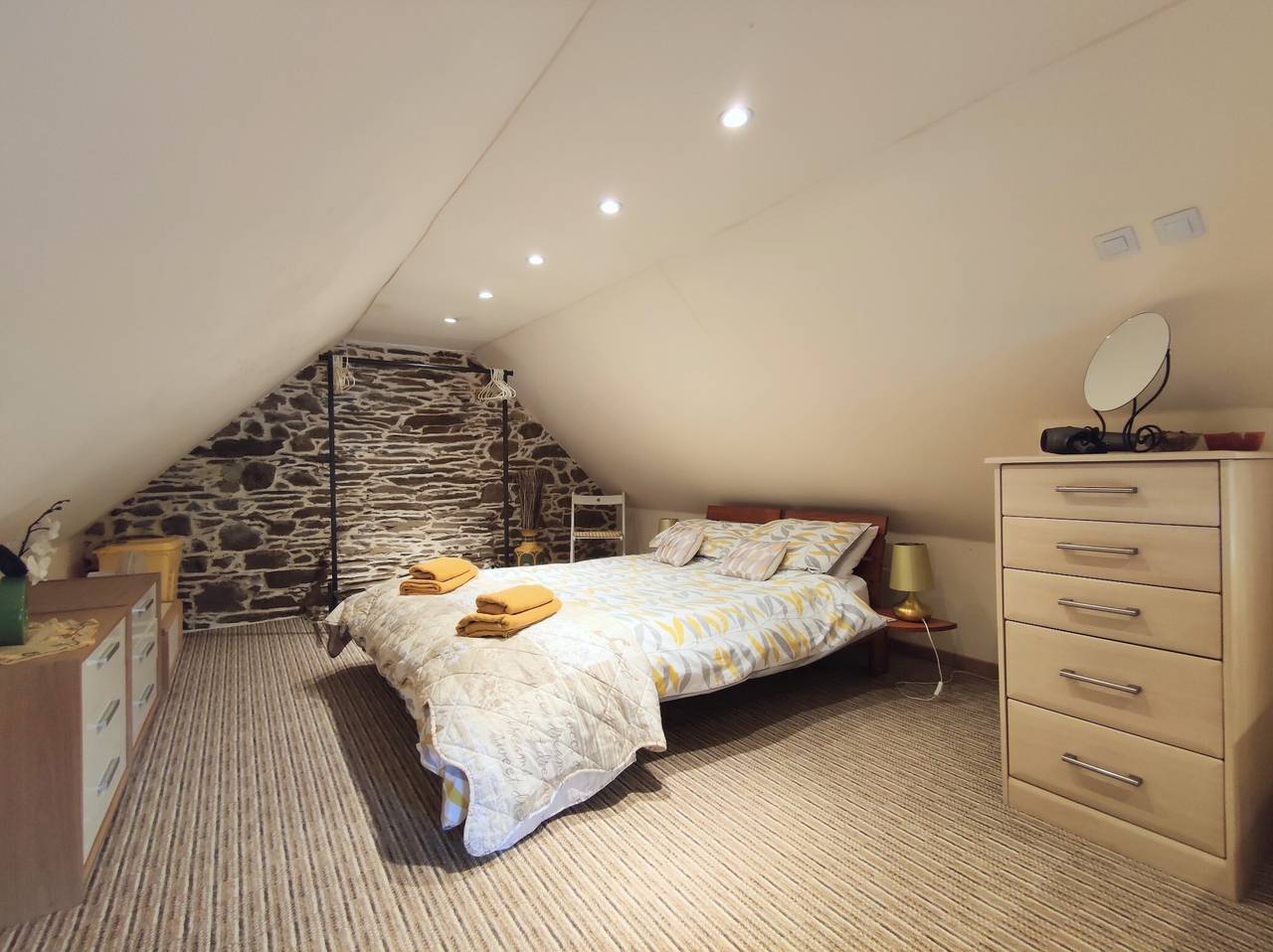 Gîte Chèvrefeuille - Pen Ar Voas: private Terrasse, Gemeinschaftsgarten und Wlan in Plestin-les-Grèves, Ceinture Dorée