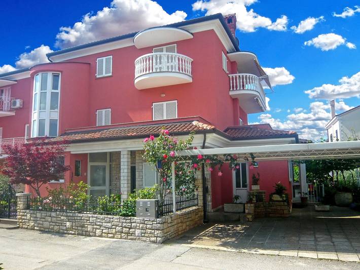 Entire apartment, Holiday apartment for 4 people with terrace in Umag, Umag Region