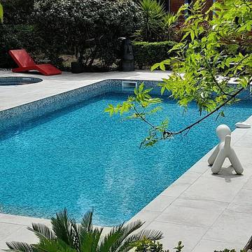Chambre d’hôte pour 2 personnes, avec piscine ainsi que terrasse et jardin à Bosc