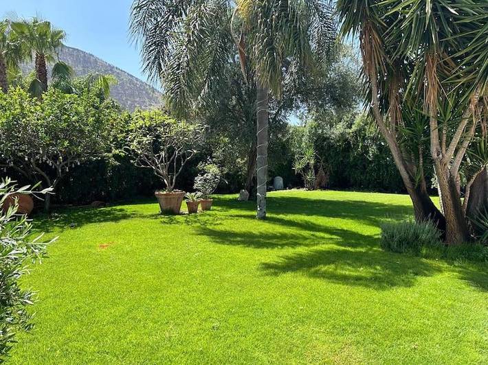 Villa für 2 Personen, mit Balkon und Terrasse sowie Garten