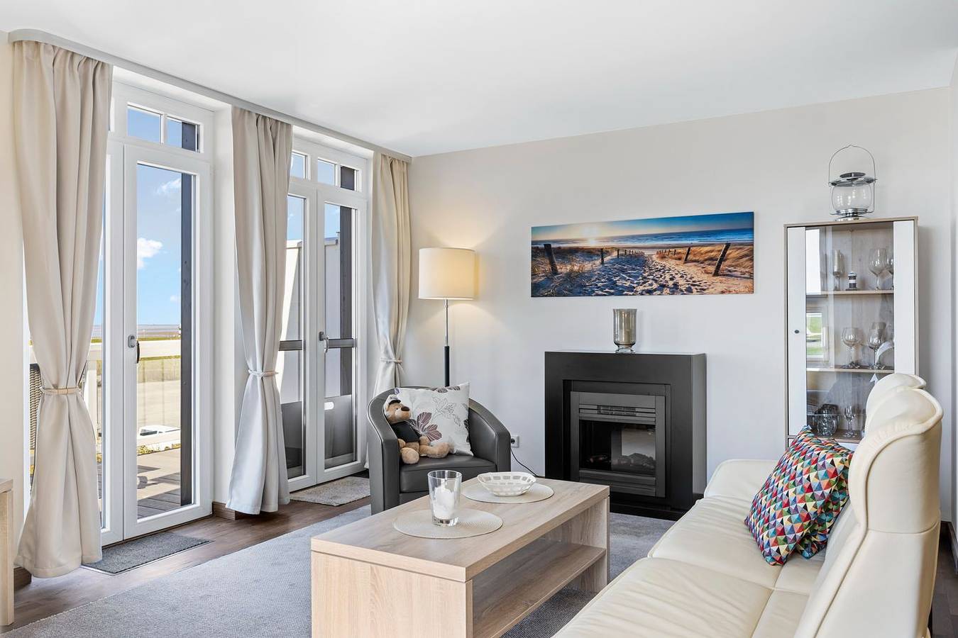 Ganze Wohnung, Erstklassige Ferienwohnung mit großartigem Meerblick, Sauna und zwei Balkonen! in Wremen, Cuxland