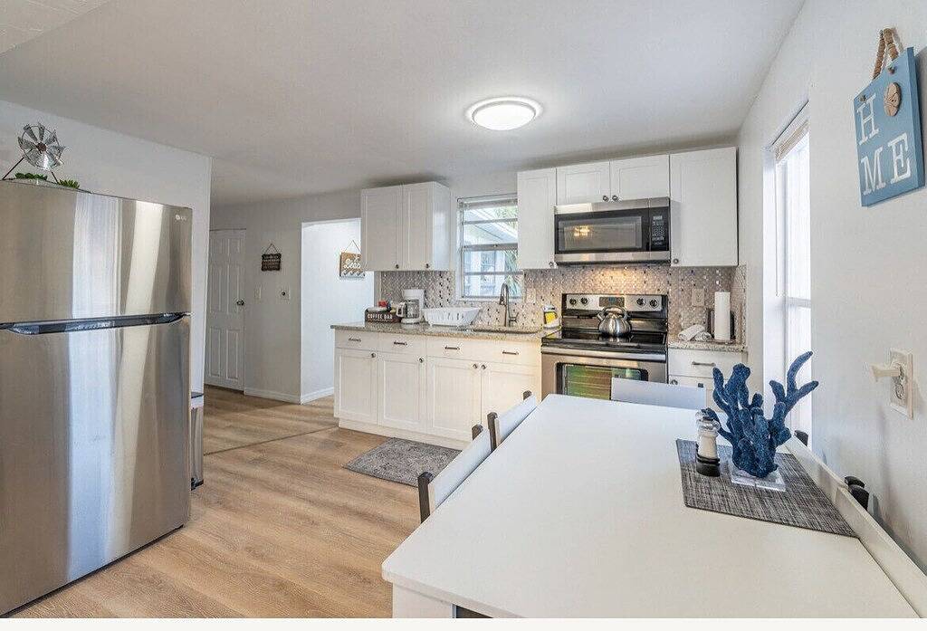 Ganze Wohnung, Lovely 1 bedroom with partial water view in Bradenton Beach, Anna Maria Island
