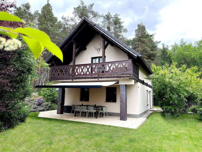 Ferienhaus für 6 Personen, mit Garten und Balkon, kinderfreundlich in Byhleguhre-Byhlen