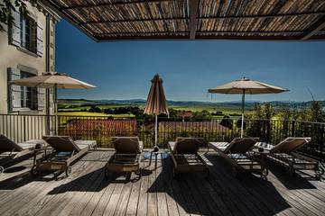 Hôtel pour 4 personnes, avec jardin et piscine, adapté aux familles à Montpeyroux (Puy-de-Dôme)
