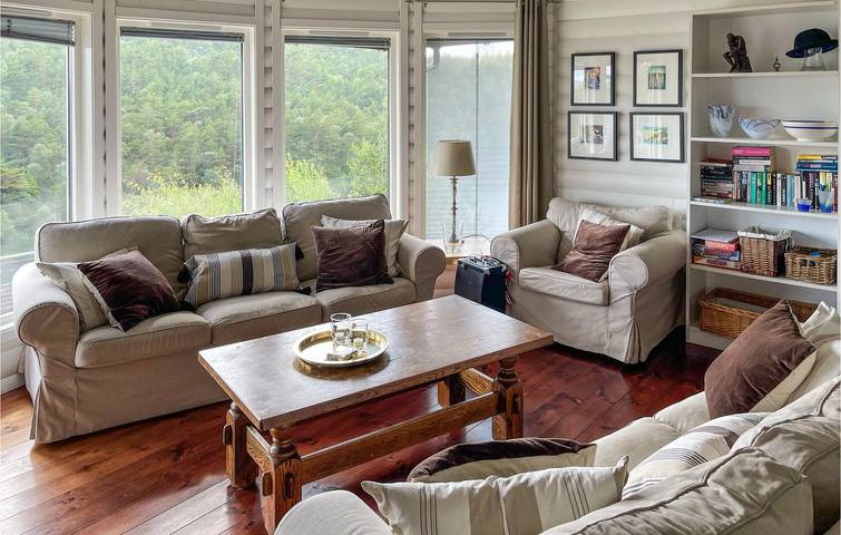 Ferienhaus für 8 Personen mit Garten in Sveio