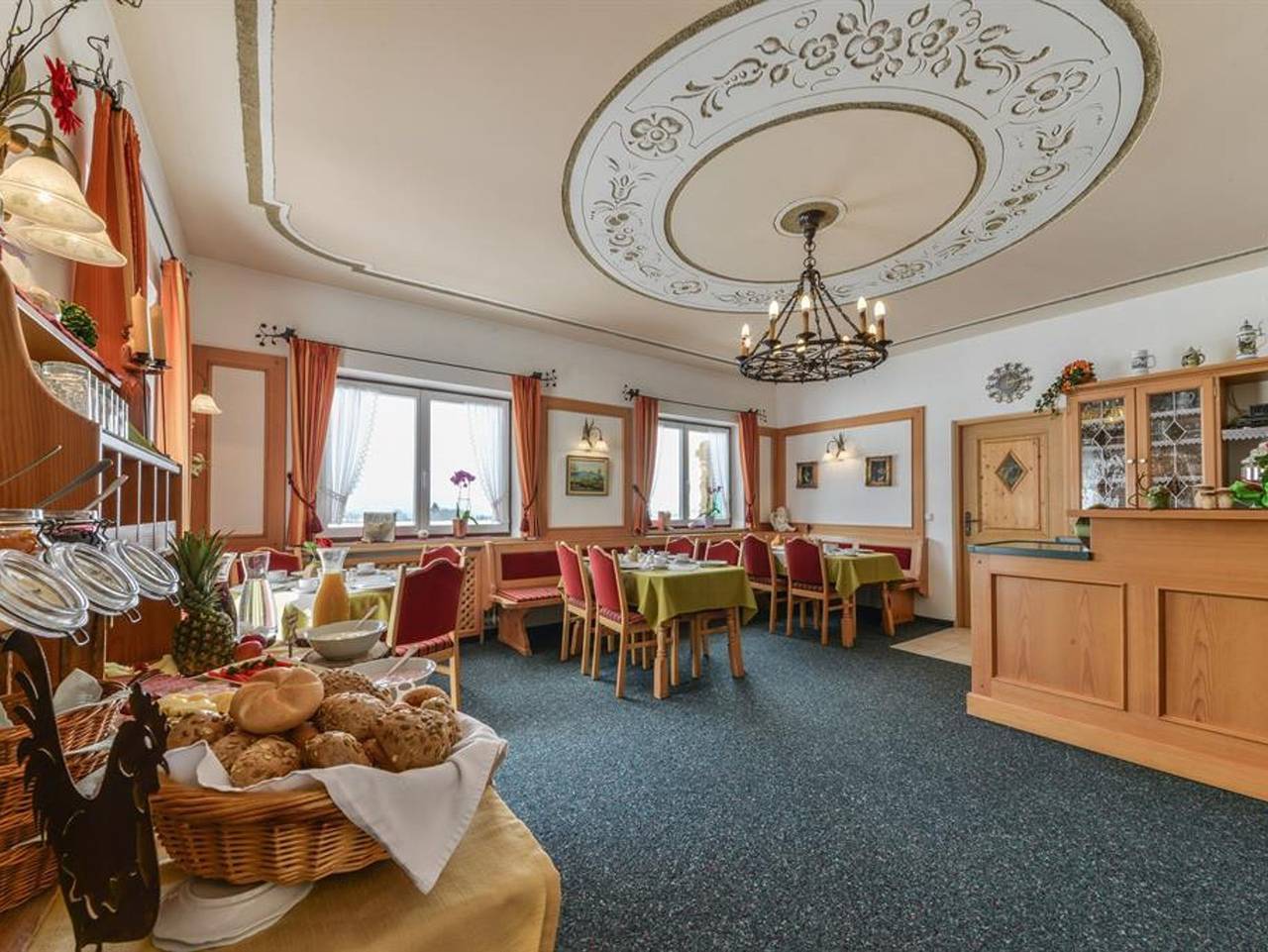 Kur- & Vitalhotel Sonnen - Einzelzimmer Kat. B (ab 7 Nächte) in Bad Kohlgrub, Bayerische Alpen