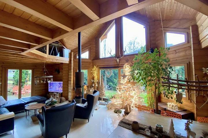 Location de vacances pour 12 personnes, avec Jacuzzi et Terrasse ainsi que Jardin et Sauna à Orbey