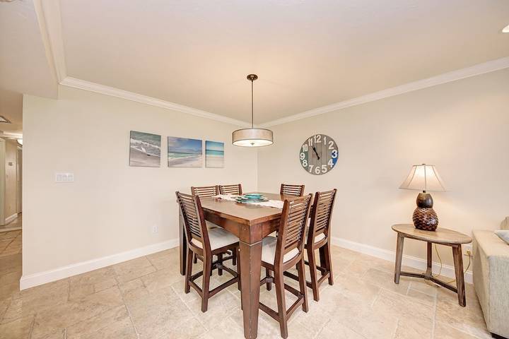 Vacation rental for 6 people, with balcony and pool as well as yard in Longboat Key