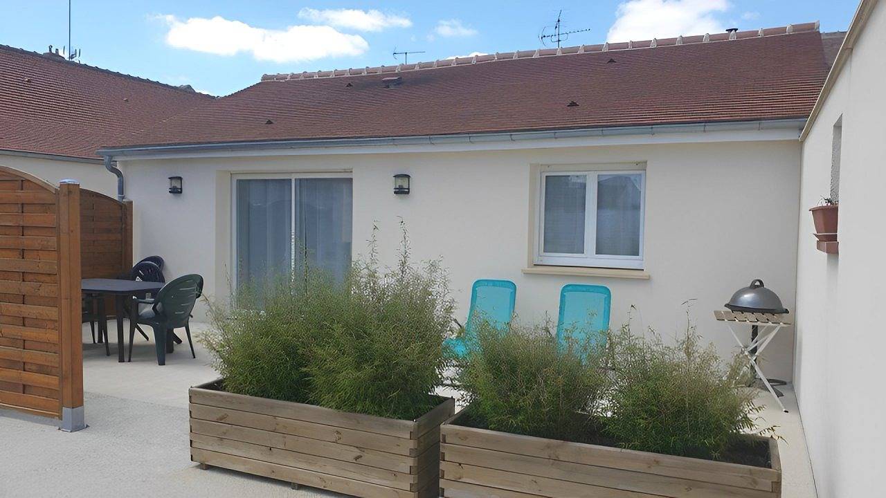 Gîte de charme tout confort avec terrasse et parking privé in Chaingy, Région d'Orléans