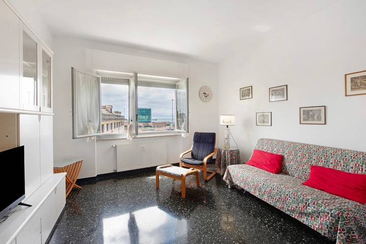Geheel appartement, Appartement 'Palmaro' met balkon en airconditioning in Ponente (Genova), Genua