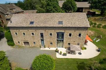 Location de vacances pour 10 personnes, avec jardin et vue à Salles-Curan