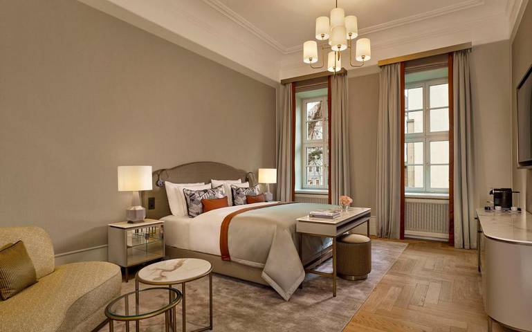 Hotel für 6 Personen, mit Sauna und Ausblick sowie Terrasse und Pool, mit Haustier in Semperoper - 3