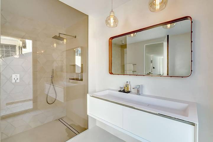 Stilvolle 300 m2 Pool Villa mit herrlichem Meerblick in exklusiven Wohngegend in Costa d'en Blanes, Calvià