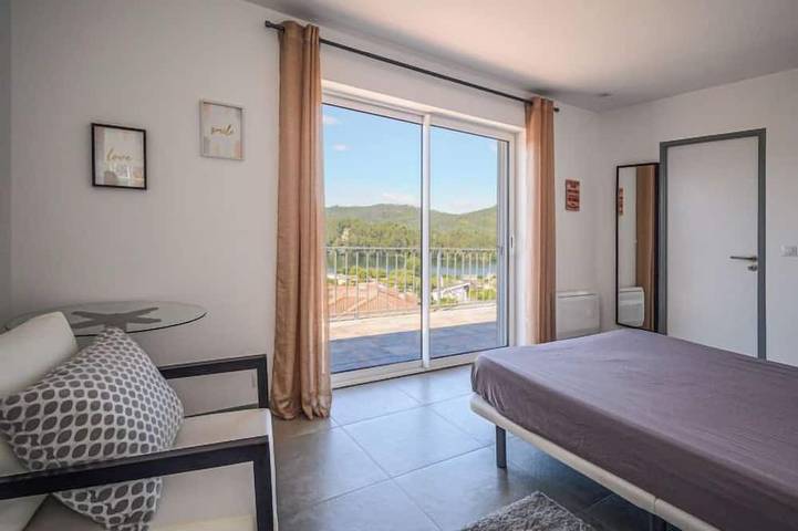 Location de vacances pour 6 personnes, avec jardin et balcon dans Melres - 3