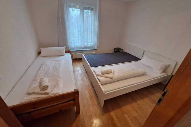 Ganze Wohnung, Große, zentrale Wohnung am Wielandpark mit Parkplatz in Biberach an der Riß, Landkreis Biberach