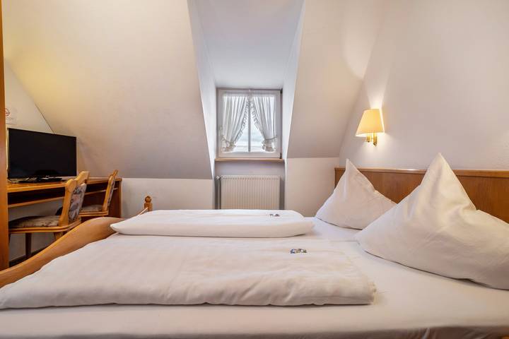 Chambre "Zimmer 5" avec terrasse partagée, jardin partagé et Wi-Fi in Ebenweiler, Region Bodensee-Oberschwaben