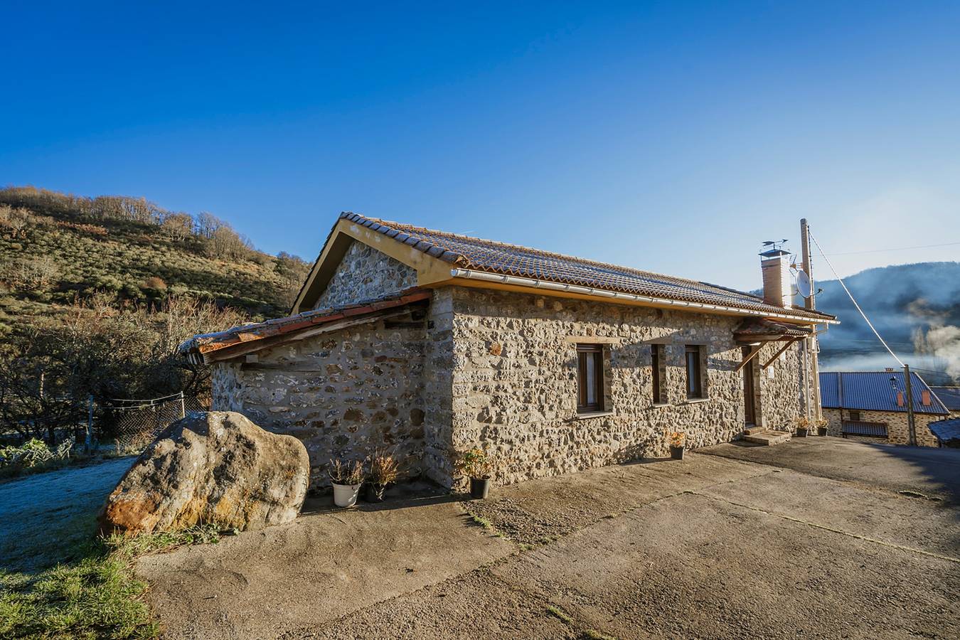Finca 'Lope' mit Bergblick, Privatem Garten und Wi-Fi in La Pernía, Cordillera Cantábrica