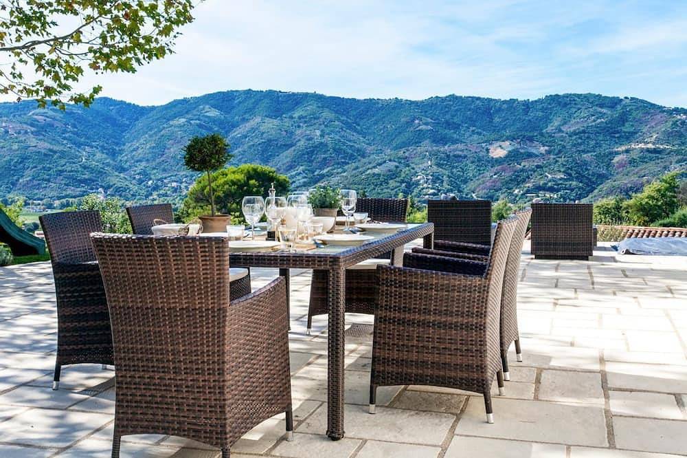 Villa Olea - Vier Schlafzimmer Villa, Schläft 8 in Pégomas, Cannes und Umgebung