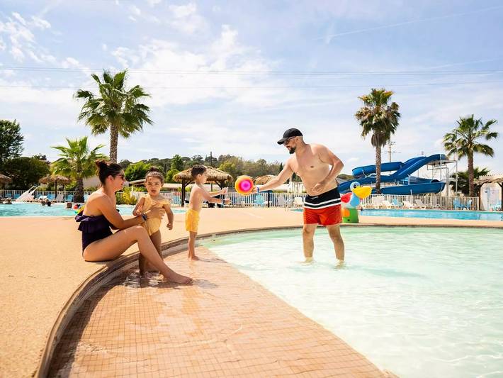 Camping für 8 Personen, mit Terrasse und Pool in Frejus - 4
