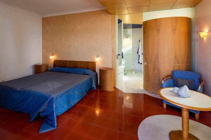 Ferienhaus für 10 Personen, mit Terrasse und Pool sowie Whirlpool und Garten in Girona - 3