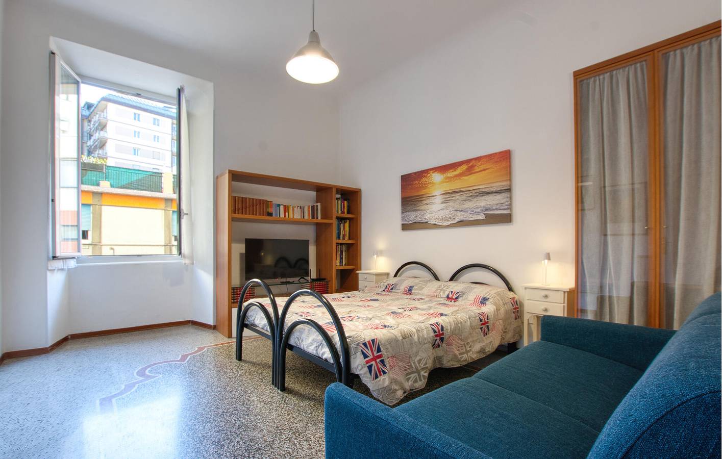 Ganze Ferienwohnung, Reizende 1-Zimmer-Wohnung: 600 m zum Strand, WLAN, Küche und Parkplatz in Savona (Stadt), Savona